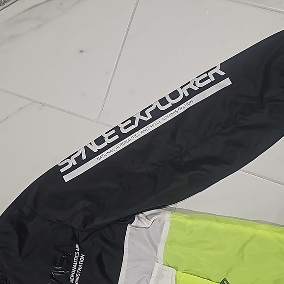 Rare Nasa wind breaker pull over  jacket #volt size medium - Picture 6 of 13